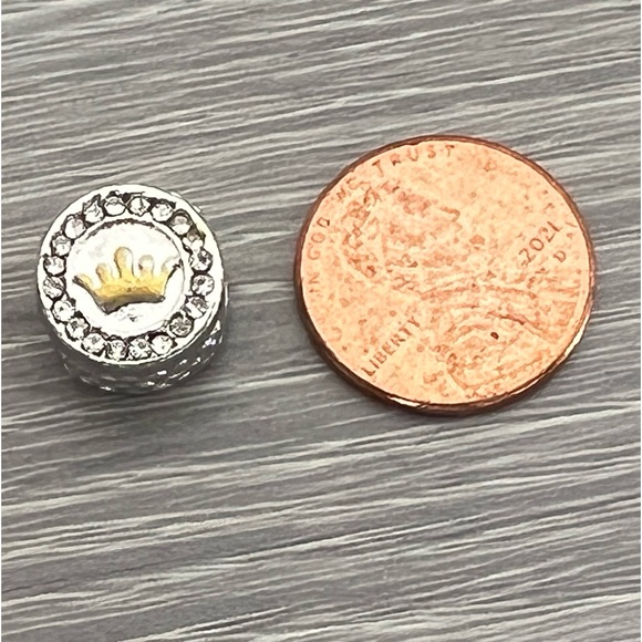 Silver plated paved crown bracelet charm - Picture 5 of 5